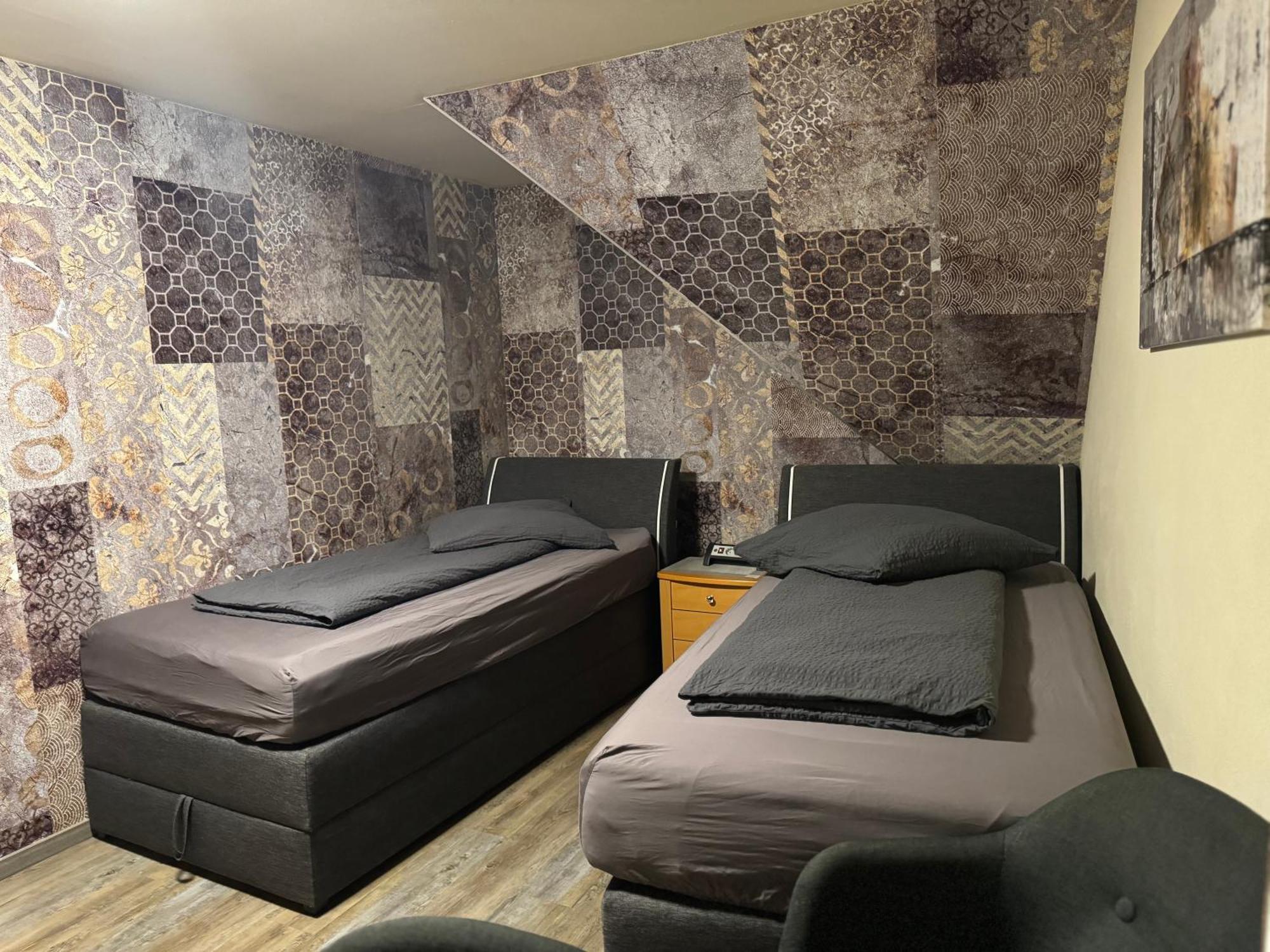 Hotel Mythos "Apartments" Markgröningen Esterno foto