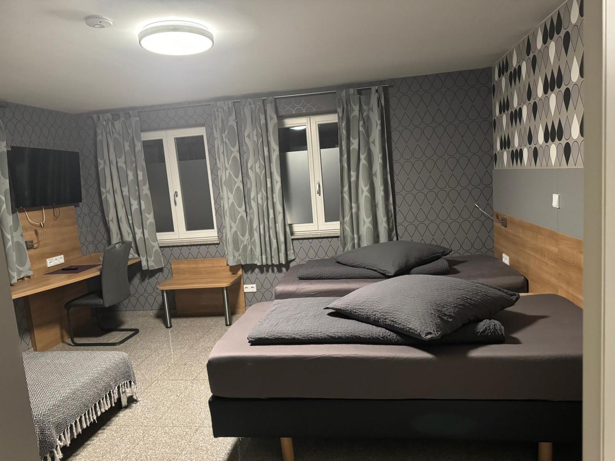 Hotel Mythos "Apartments" Markgröningen Esterno foto