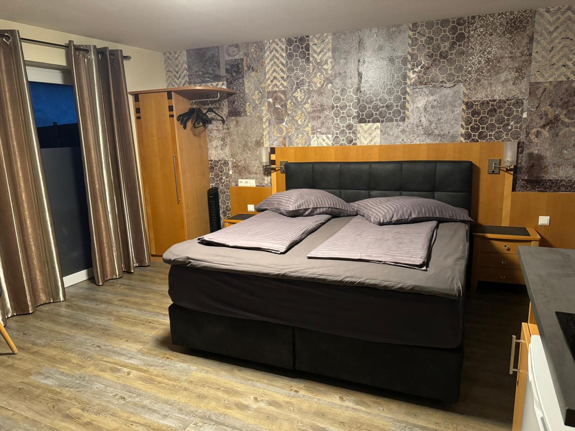 Hotel Mythos "Apartments" Markgröningen Esterno foto