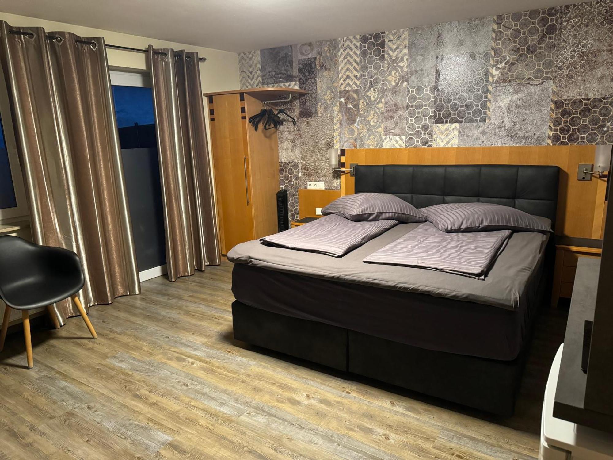 Hotel Mythos "Apartments" Markgröningen Esterno foto